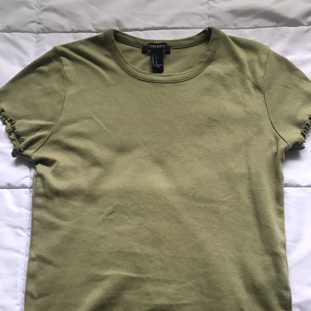 Light green top🍃